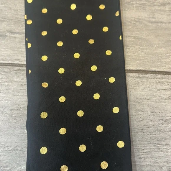 Old Navy Black Pixie Pants with Gold Polka Dots Size 6 NWOT - Picture 3 of 3